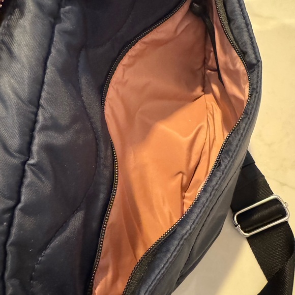 Stylish Quilted Crossbody Bag - Black - Picture 5 of 5